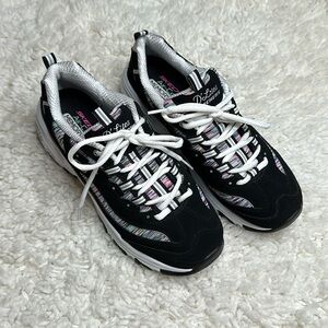 Skechers D’Lites Air-Cooled Memory Foam Comfort Black White Glitter Purple Shoe